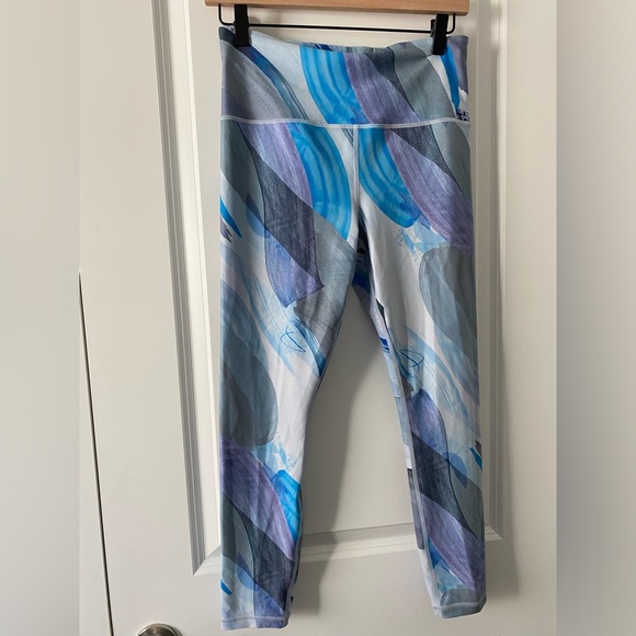Athleta Women's Elation 7/8 Tight NWT Size Medium Color Vibrance Snowfall Blue - Picture 5 of 9